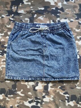 Celebrity Pink Blue Denim Women's Mini Skirt with Drawstring Waist Size XL.